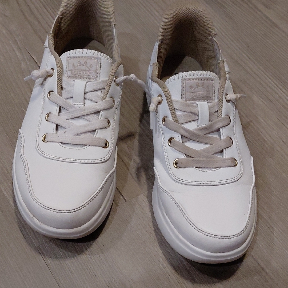 Bobs Skechers Womans White Size 7 Slip-ons